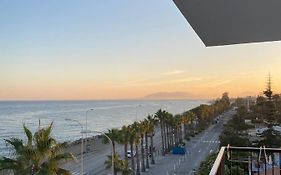 Sea View Apartment / A Primera Linea De Playa